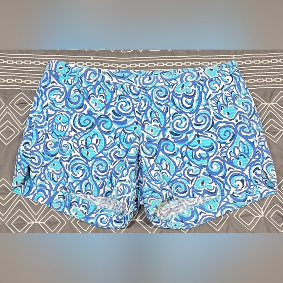 Lilly Pulitzer Pants - Lilly Pulitzer Adie Shorts In Chasing Tails Print Size 00